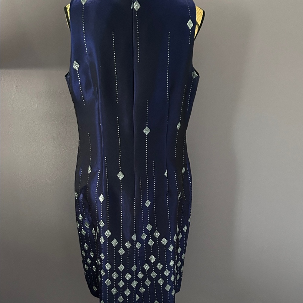Elegant Navy Sleeveless Dress - Picture 7 of 16